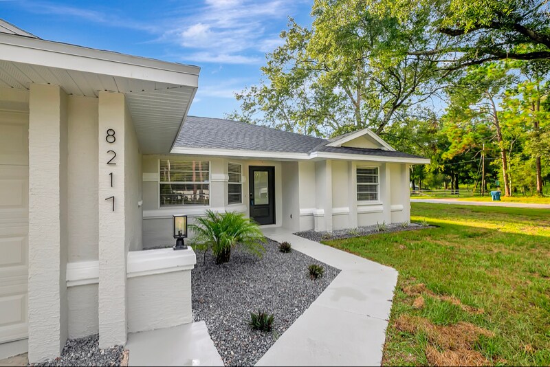Foto principal - 8217 Simmons St