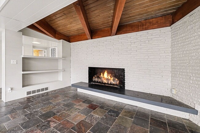 Building Photo - 3501 Section Rd