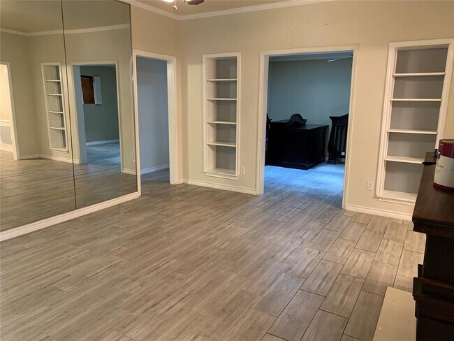 Foto del edificio - 1817 Saxony Ln