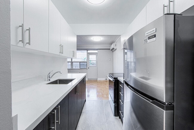 Building Photo - The Imperial