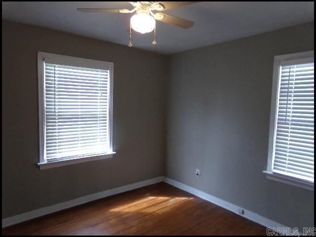 Foto del edificio - 5919 Woodlawn Dr