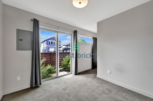 Foto del edificio - Sleek and Spacious Townhome with Gourmet K...