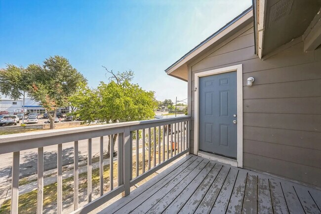 Foto del edificio - Room in Duplex on Park Plaza Dr