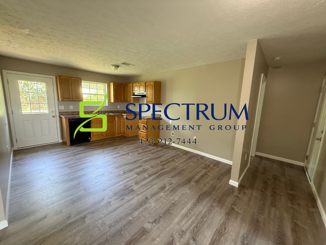 Building Photo - 3 bedroom 2 bath located in White Pine, TN