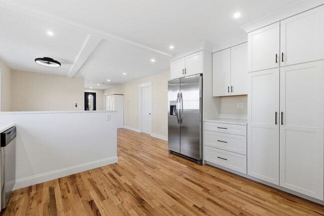 Building Photo - 20 Beacon St