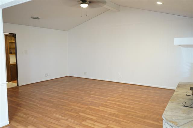 Foto del edificio - 3905 Glenbrook Dr