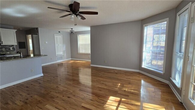 Foto del edificio - 1313 Red Deer Way