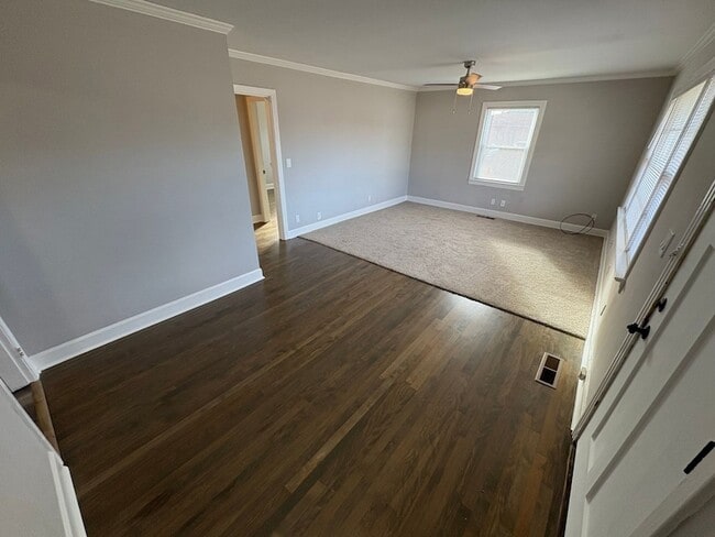 Foto del edificio - 397 Franklin Rd