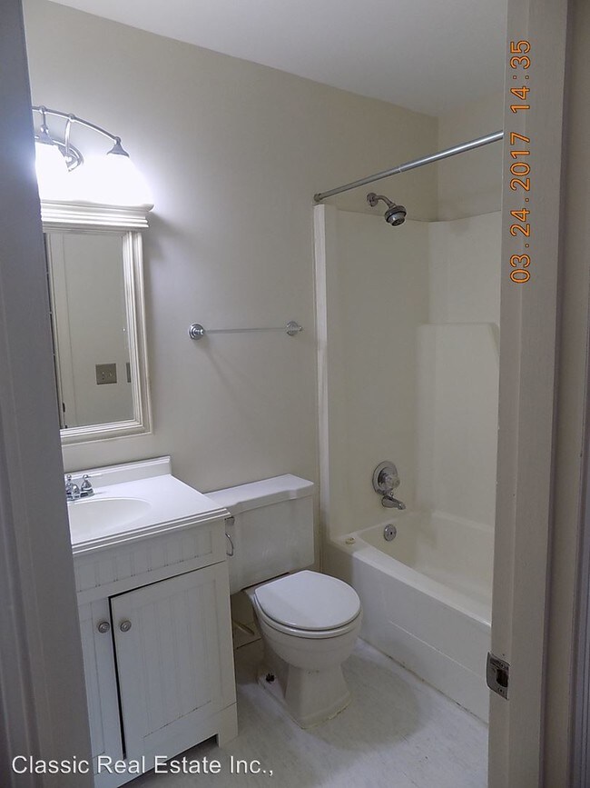 Building Photo - 3440 Sutherland Dr