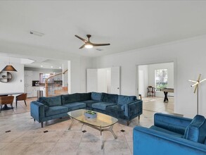Building Photo - 4610 Cobb Cir Dr