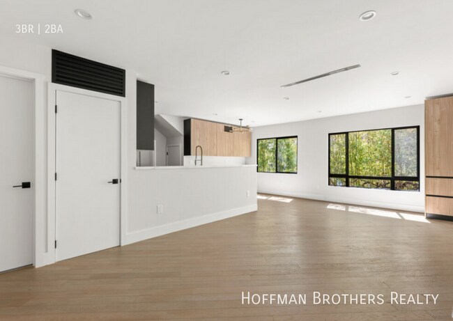 Building Photo - 1450 1/2 Crescent Heights Blvd