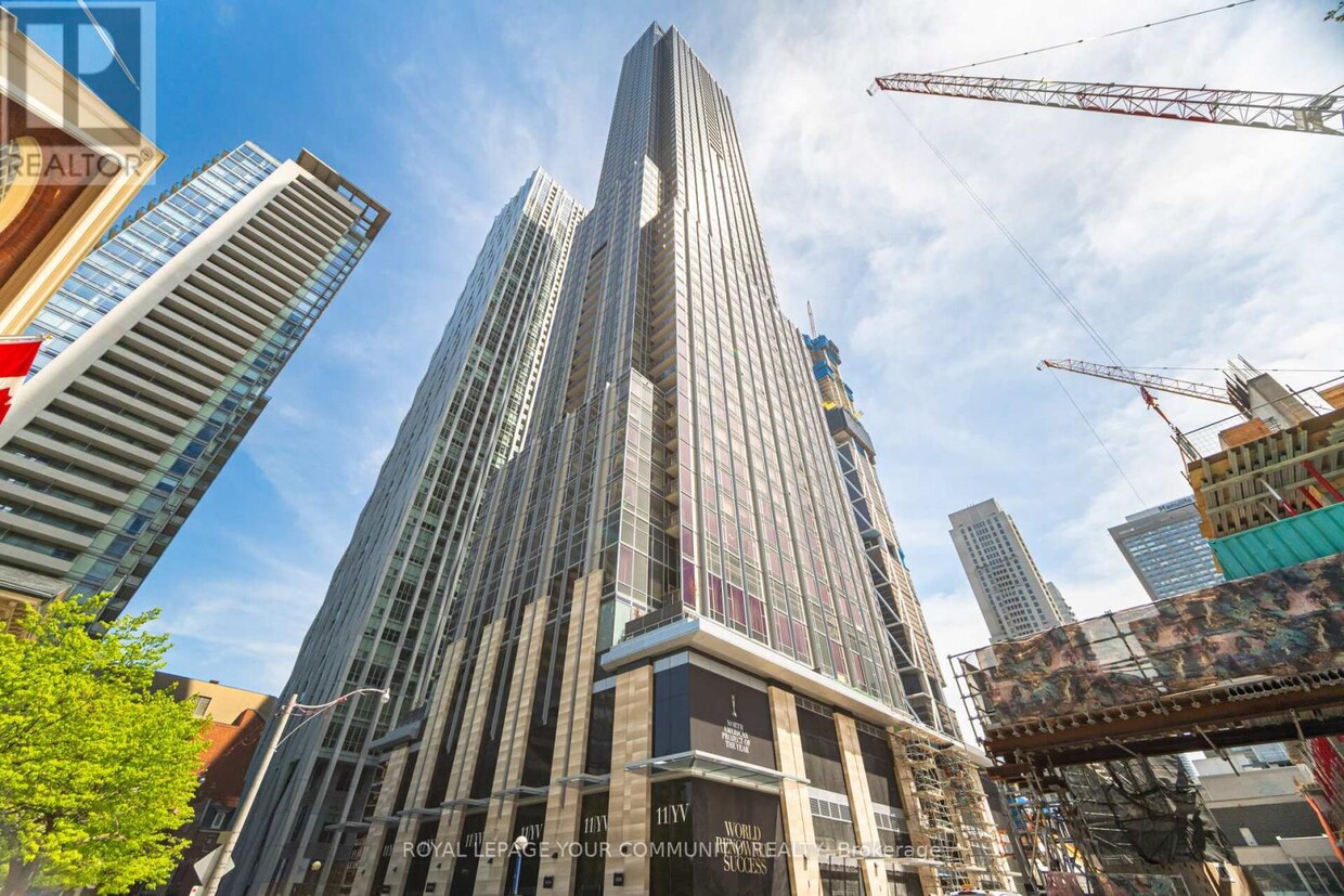 Photo principale - 11-4211 Yorkville Ave