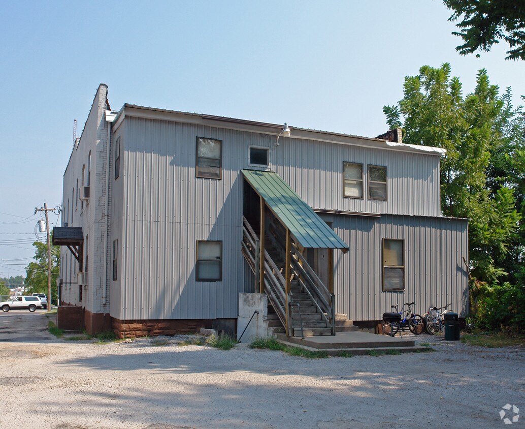 Building Photo - 608-614 Walnut St