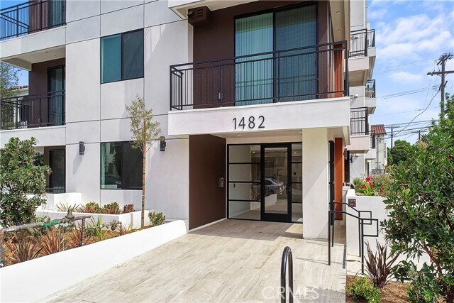 Foto del edificio - 1482 S Sherbourne Dr