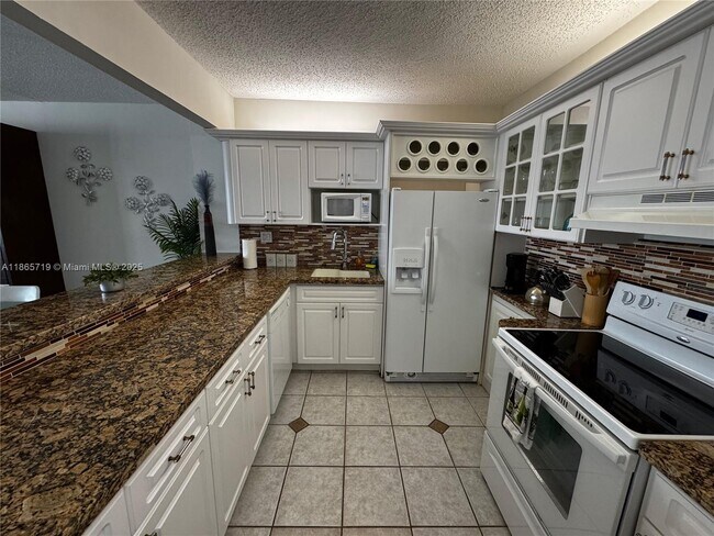 Building Photo - 3725 S Ocean Dr