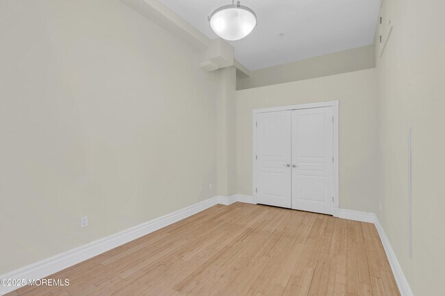 Foto del edificio - 300 Emory St