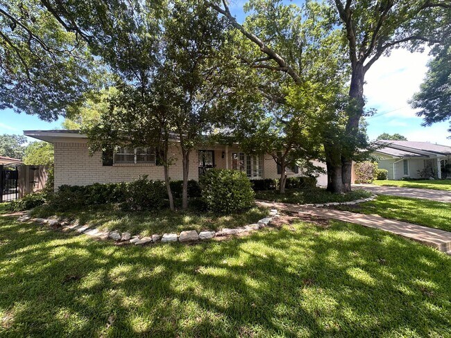 Foto del edificio - Overton Park home for Lease