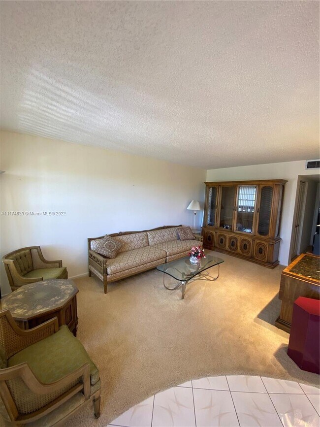 Building Photo - 4034 Rexford B