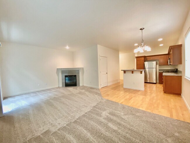 Foto del edificio - **$500 OFF YOUR FIRST FULL MONTH'S RENT!**...