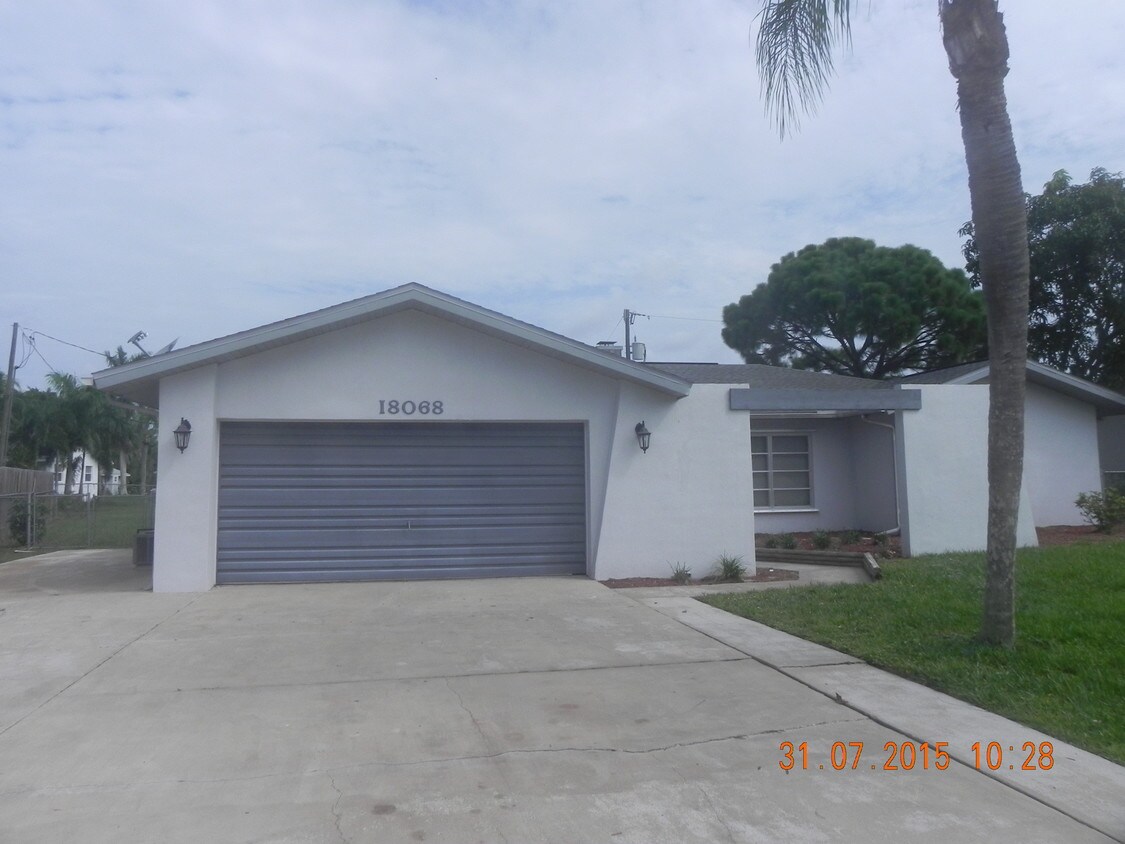Primary Photo - 18068 Doral Dr