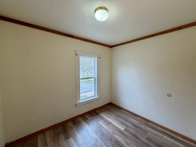 Building Photo - 1120 S 12th Ave Ct