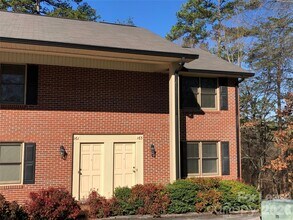 Building Photo - 163 Hillcrest Dr