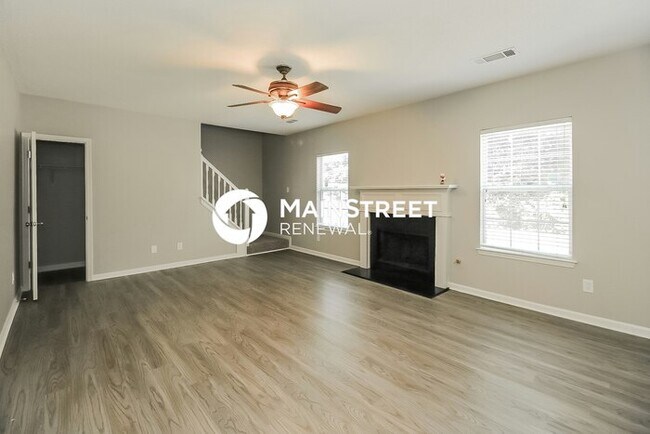 Photo - 4 Bedroom Pet-Friendly Home in Ellenwood, GA with Main Street Renewal