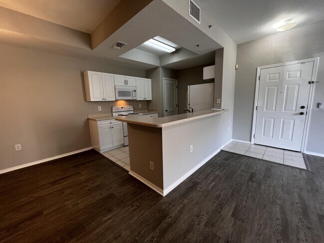 Foto del edificio - 9025 Colby Dr