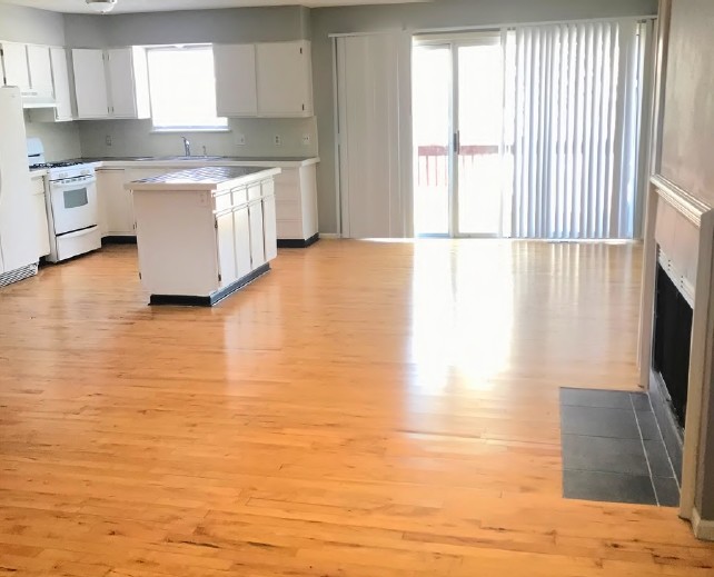 Interior - 8947-8976 Hauser St