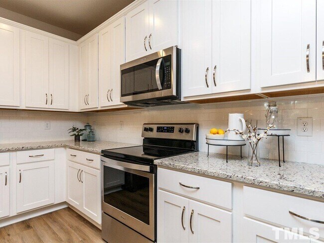 Building Photo - 3340 Tracer Dr