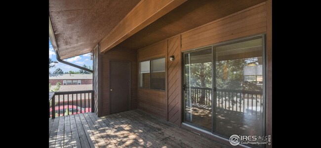 Covered deck - 525 Manhattan Dr