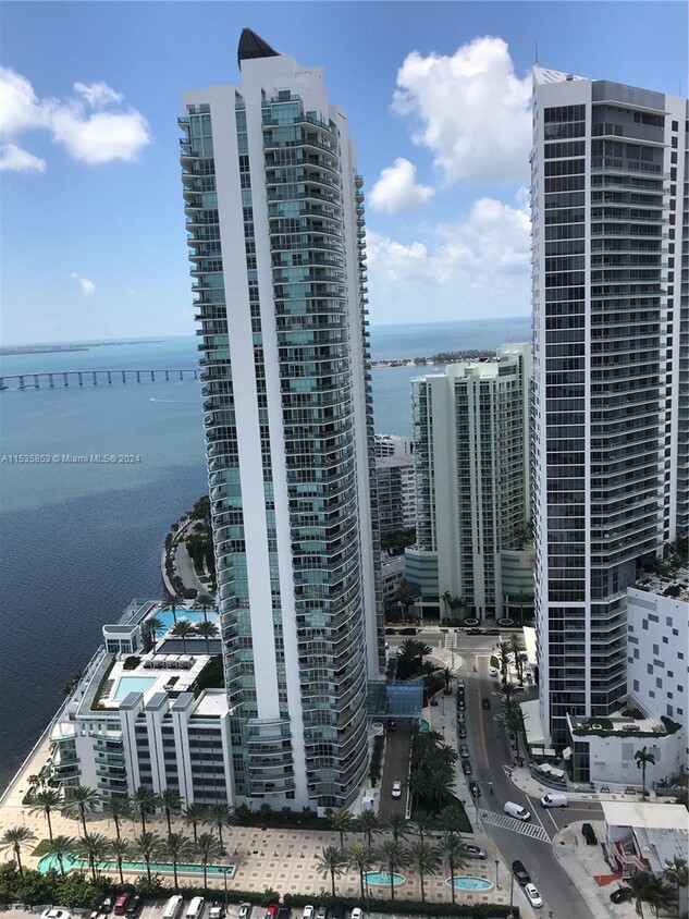 Foto principal - 1155 Brickell Bay Dr