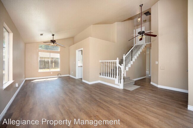 Foto del edificio - 4 br, 3 bath House - 7666 Zephyr Hills Way