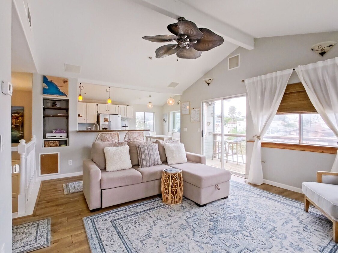 Primary Photo - 3 bedroom 2.5 bathroom townhome Down the s...