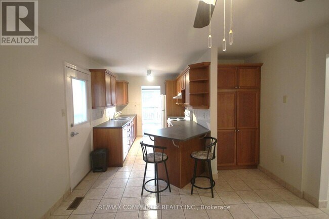 Building Photo - 172 Bellamy Rd N