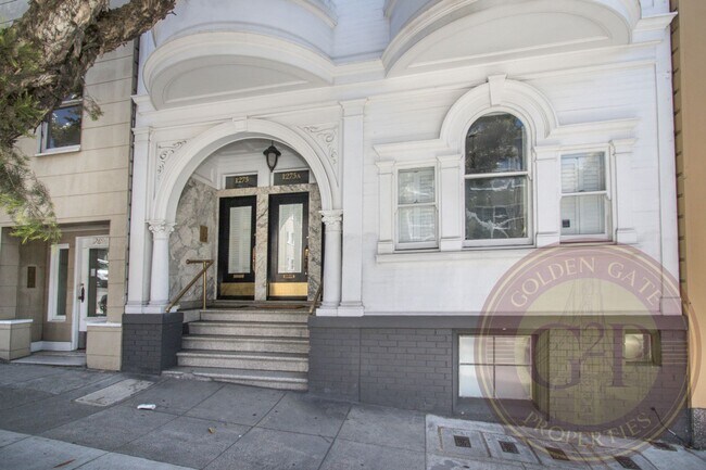 Building Photo - Russian Hill - 3 BR, 1 BA Condo 1,125 Sq. ...