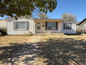 Building Photo - 3137 N Tom Green Ave