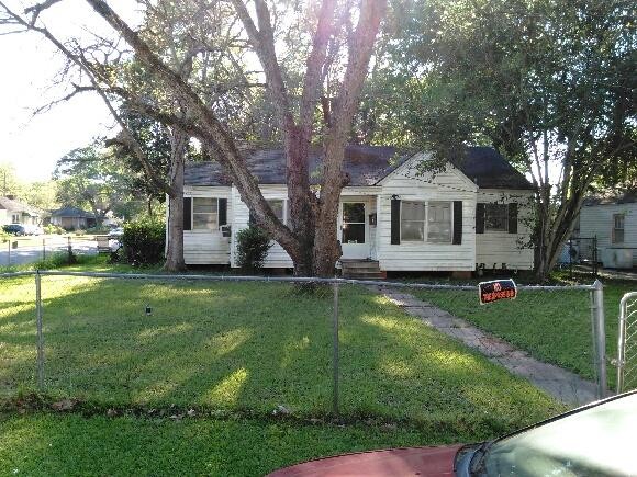 Primary Photo - 48 Eastwood Blvd