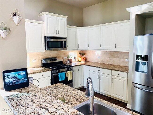 Foto del edificio - 3 br, 2 bath House - 15313 Lowry Meadow