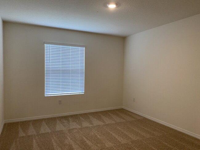 Bed - 369 Feltrim Reserve Blvd