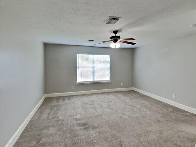 Building Photo - 18432 Sunrise Oaks Ct