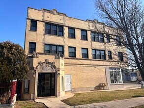 Building Photo - 2801 N Keating Ave
