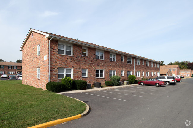 Building Photo - Berkshires II Apartments