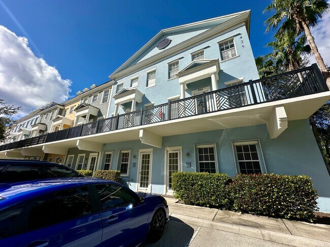 Building Photo - 425 Greenwich Cir