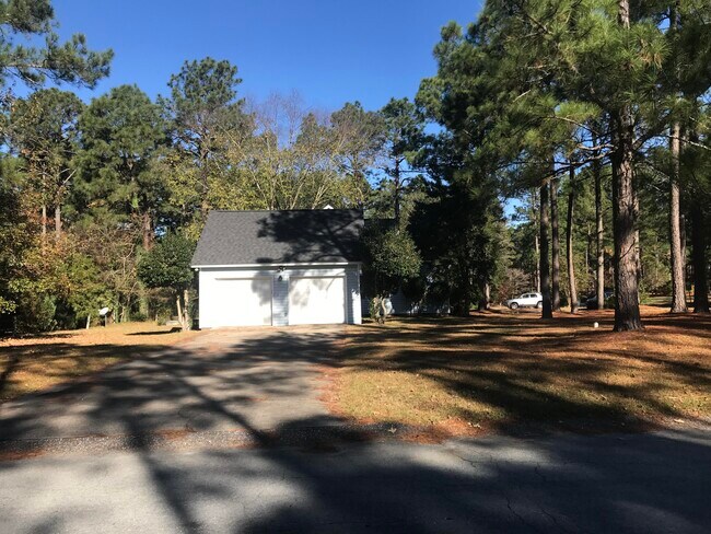 Building Photo - 100 W Hedgelawn Way