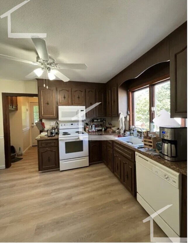 Foto del edificio - 13 Perthshire Rd