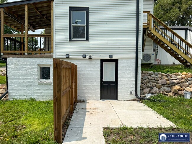 Foto del edificio - 3210 S 48th St