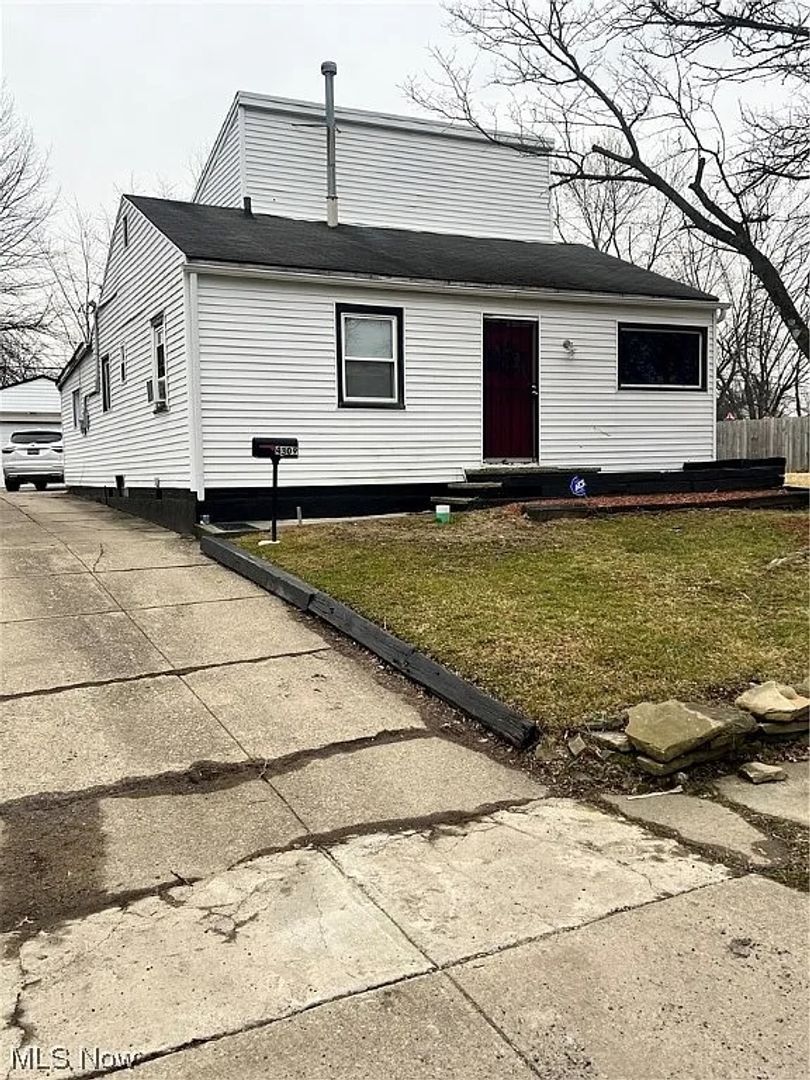 4309 E 142nd St Cleveland, OH 44128 – photo 1