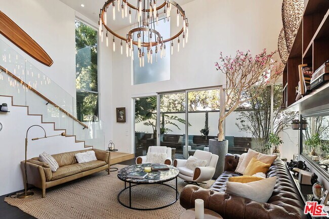 Foto del edificio - 1220 Cabrillo Ave