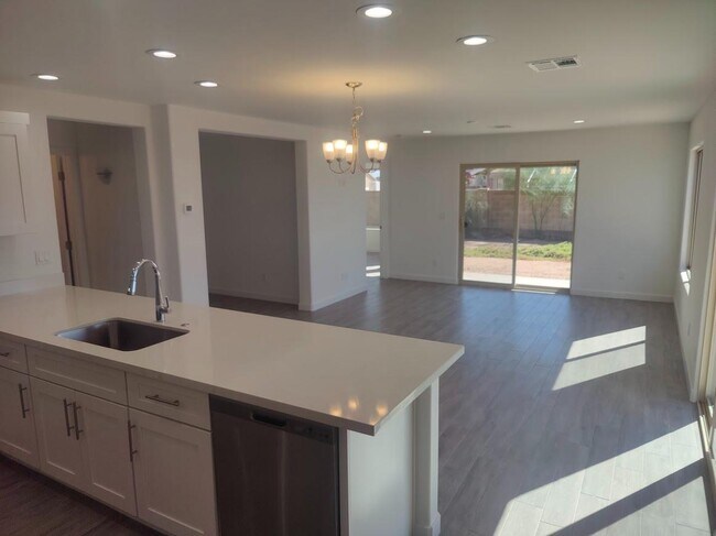 Foto del edificio - 9543 W Troy Dr